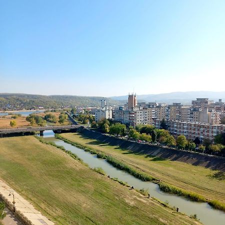 The Bliss Apartment Ramnicu Valcea Exterior photo