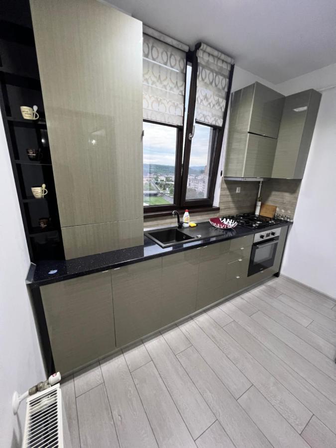 The Bliss Apartment Ramnicu Valcea Exterior photo