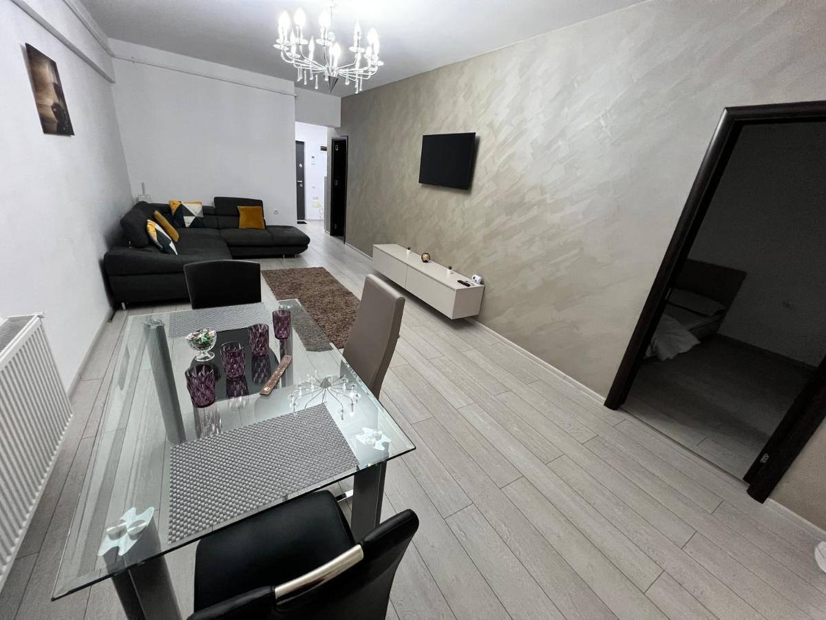 The Bliss Apartment Ramnicu Valcea Exterior photo