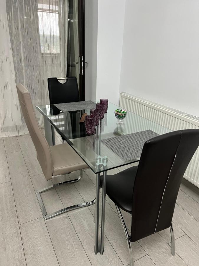 The Bliss Apartment Ramnicu Valcea Exterior photo