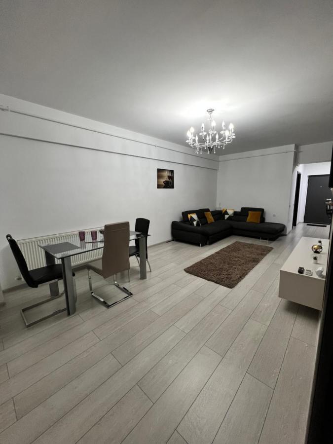 The Bliss Apartment Ramnicu Valcea Exterior photo