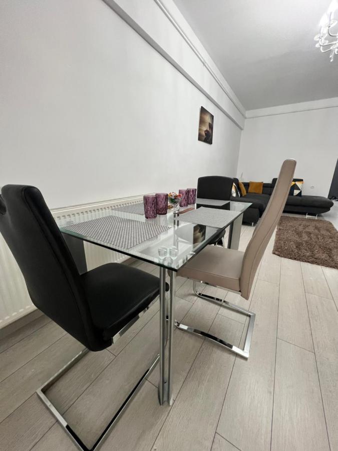 The Bliss Apartment Ramnicu Valcea Exterior photo