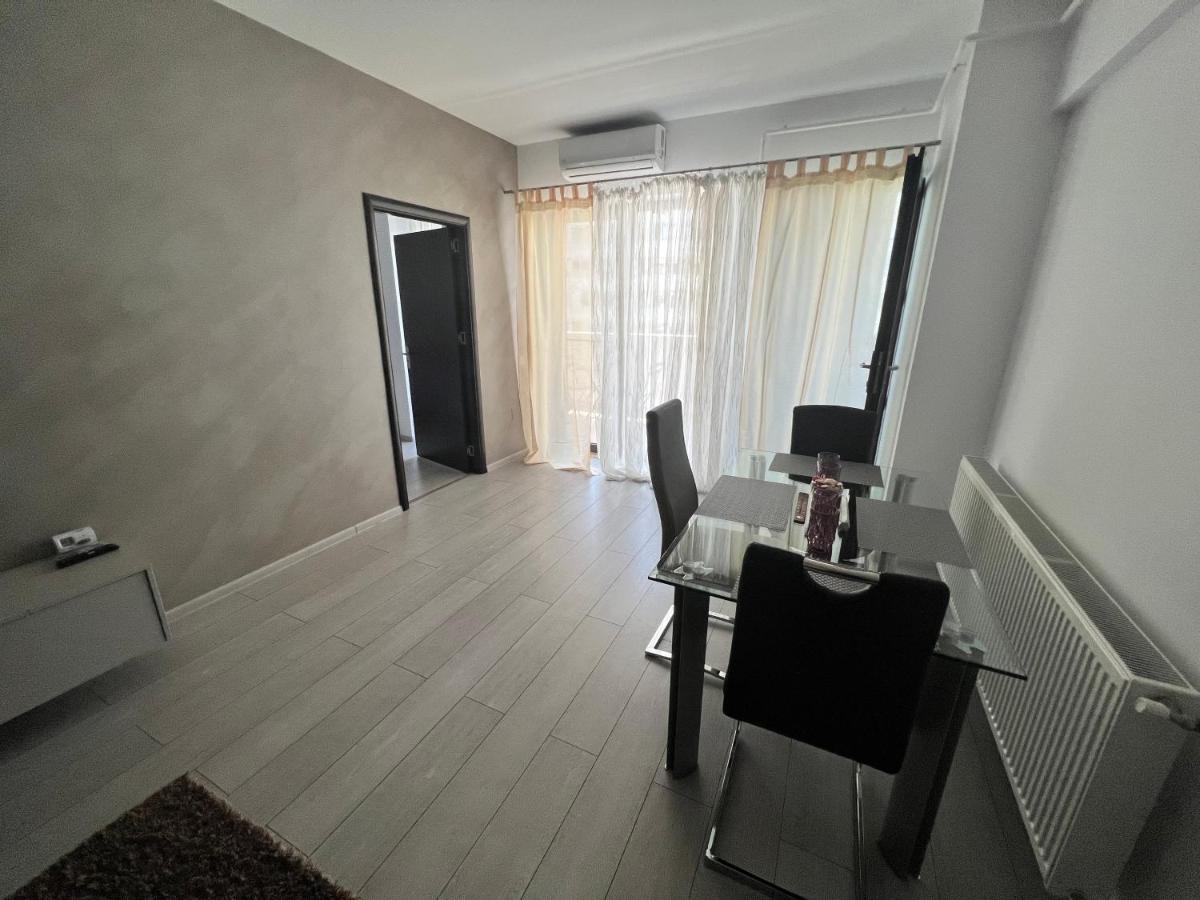 The Bliss Apartment Ramnicu Valcea Exterior photo