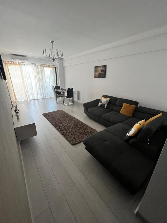 The Bliss Apartment Ramnicu Valcea Exterior photo